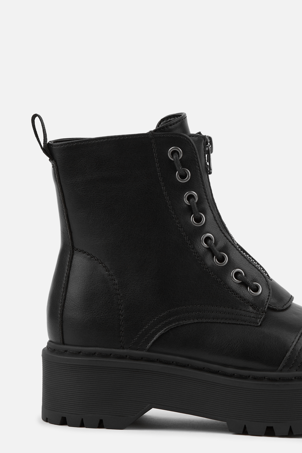 BOTIM MILITAR PRETO DE SENHORA COM FECHO CENTRAL