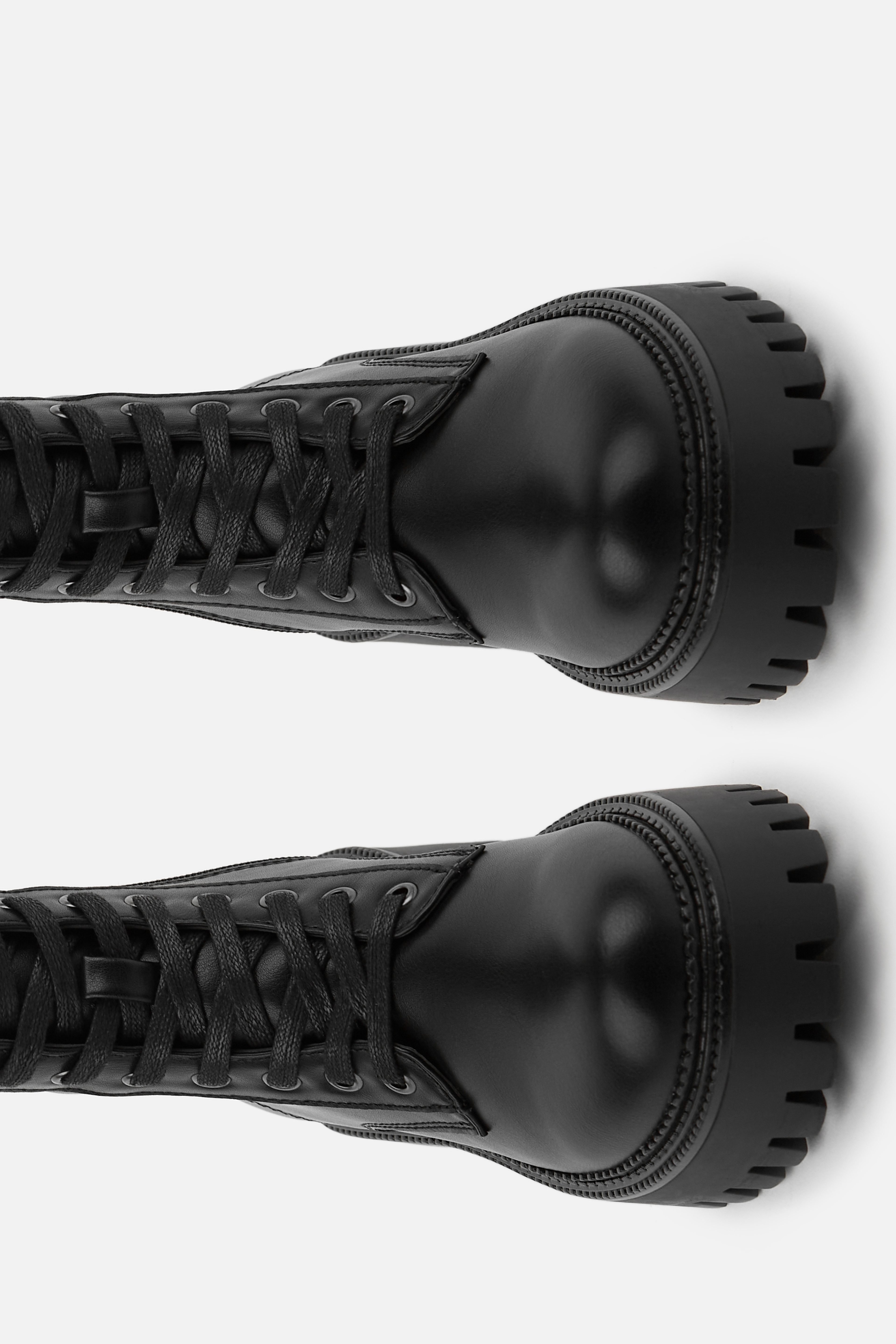 BOTA ALTA MILITAR NEGRA DE MUJER CON CORDONES