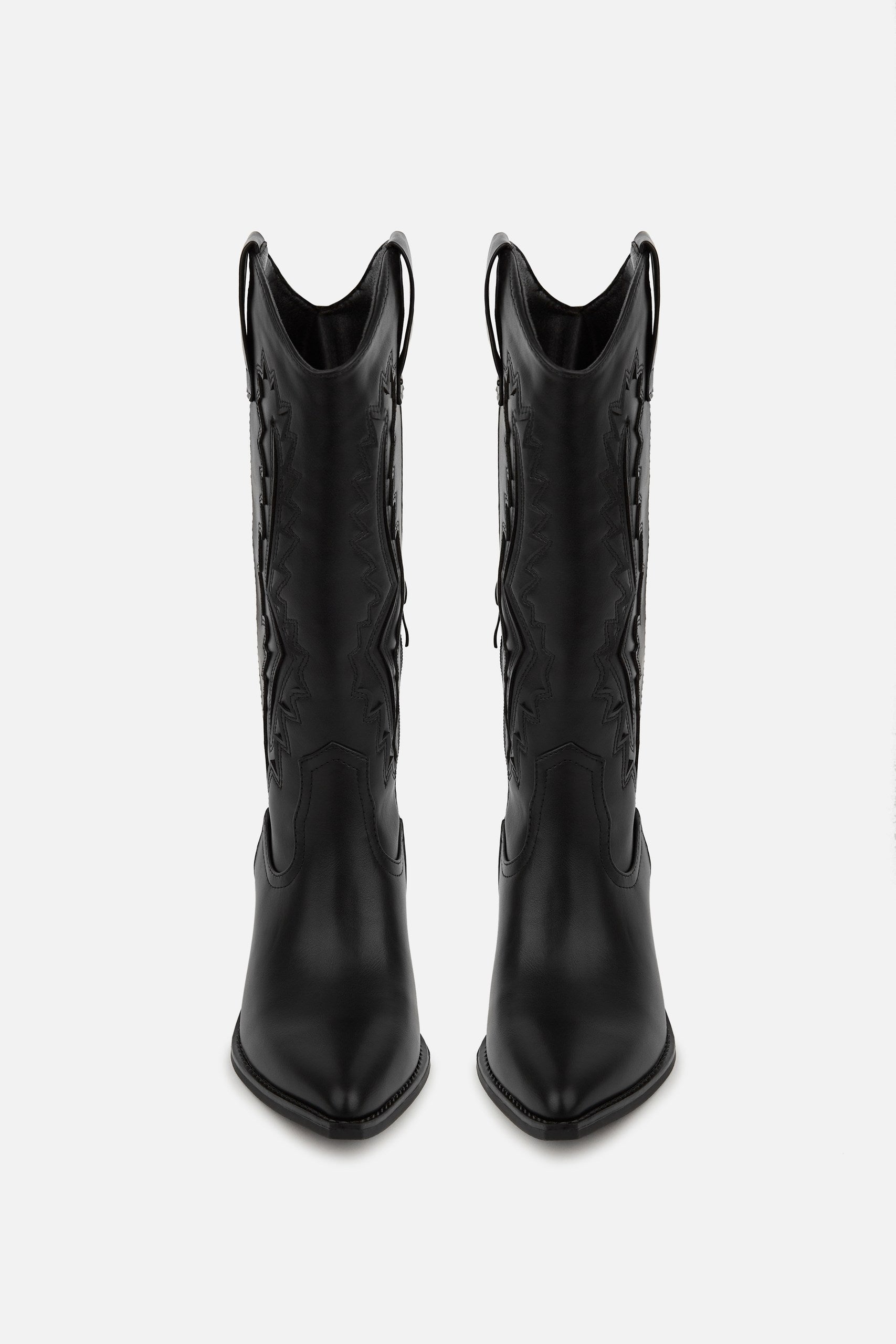 BOTA COWBOY DE MUJER NEGRA CON TACÓN CORTO