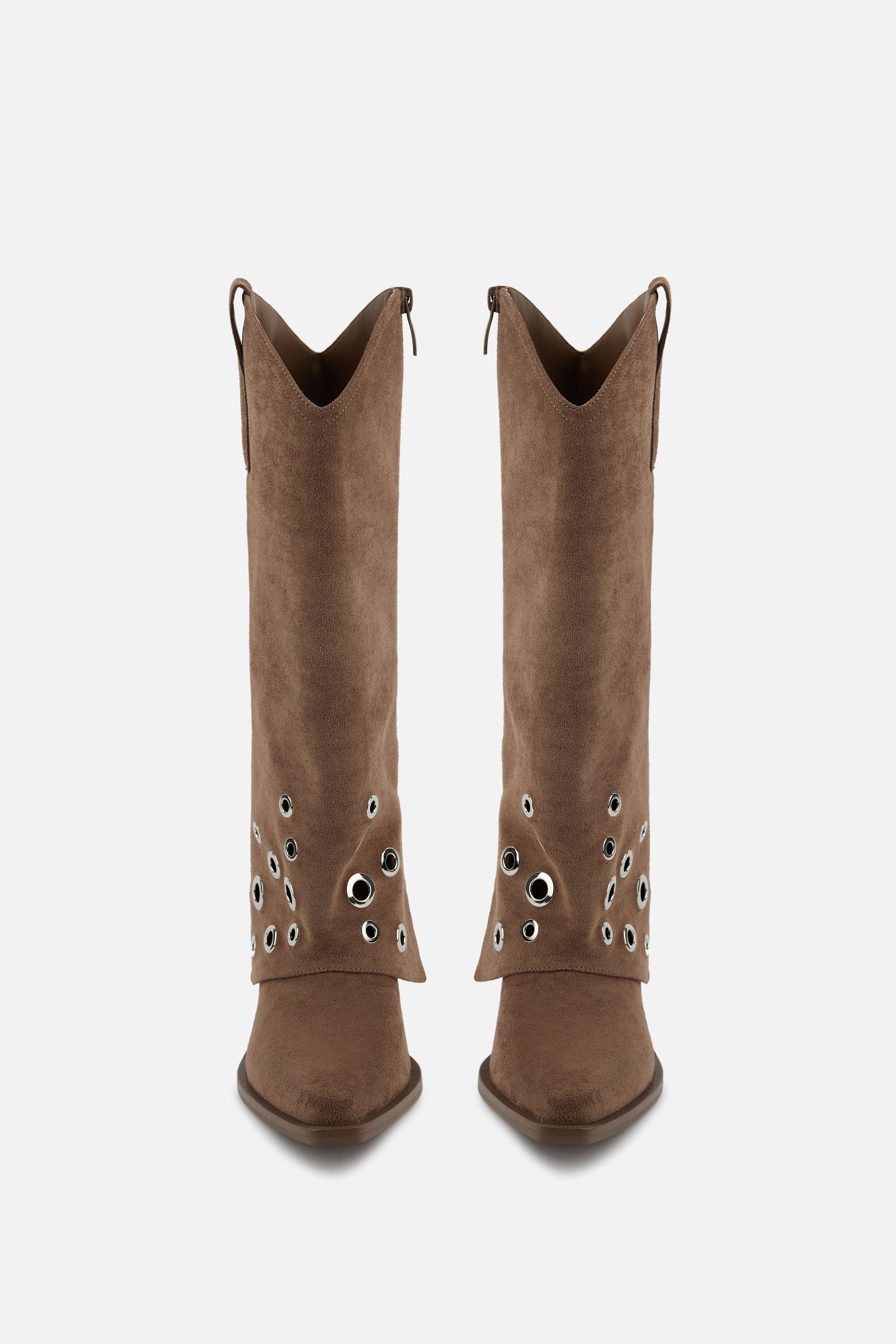 BOTA COWBOY TAUPE DE MUJER CON OJALES METÁLICOS