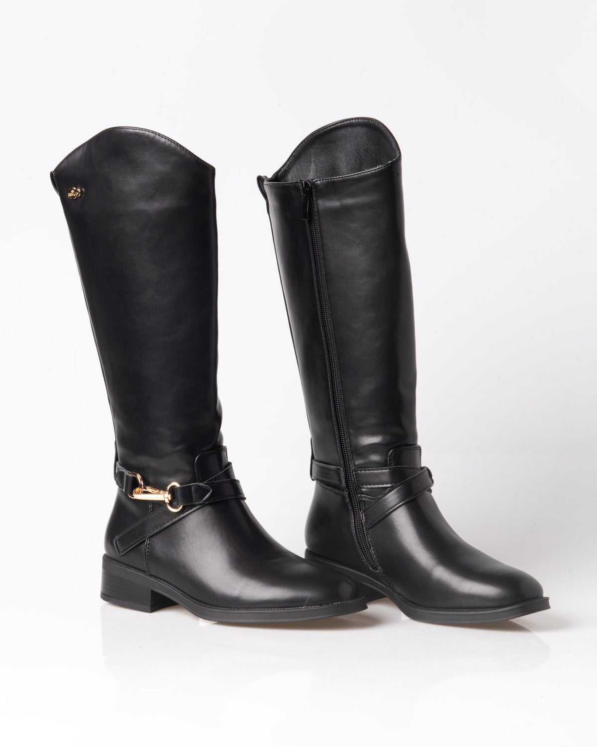 Bota alta negra de mujer estilo ecuestre con hebilla dorada – par