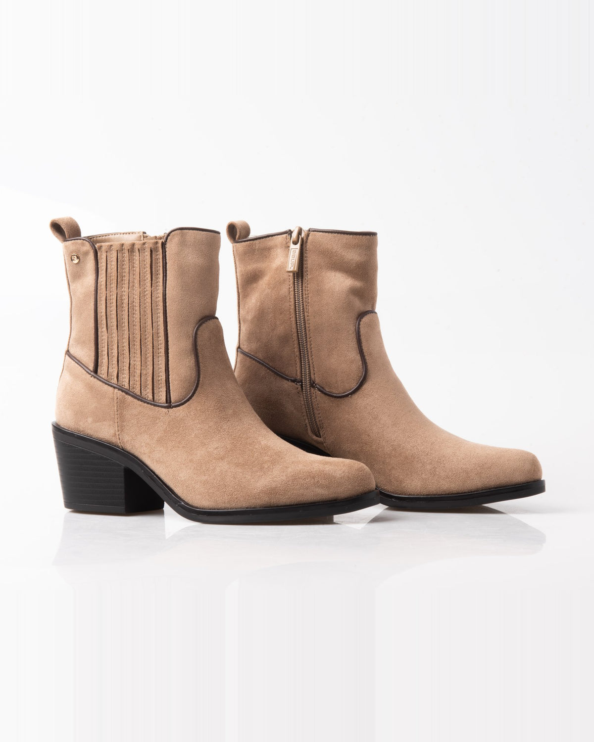 Botín Chelsea beige de mujer con elástico y tacón – par
