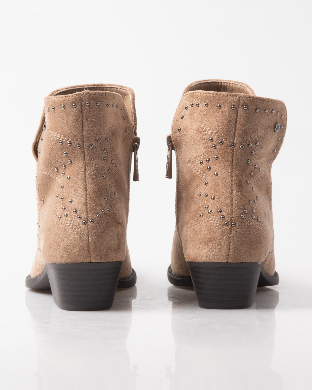 Botín cowboy beige de mujer con tachas y bordados – vista trasera