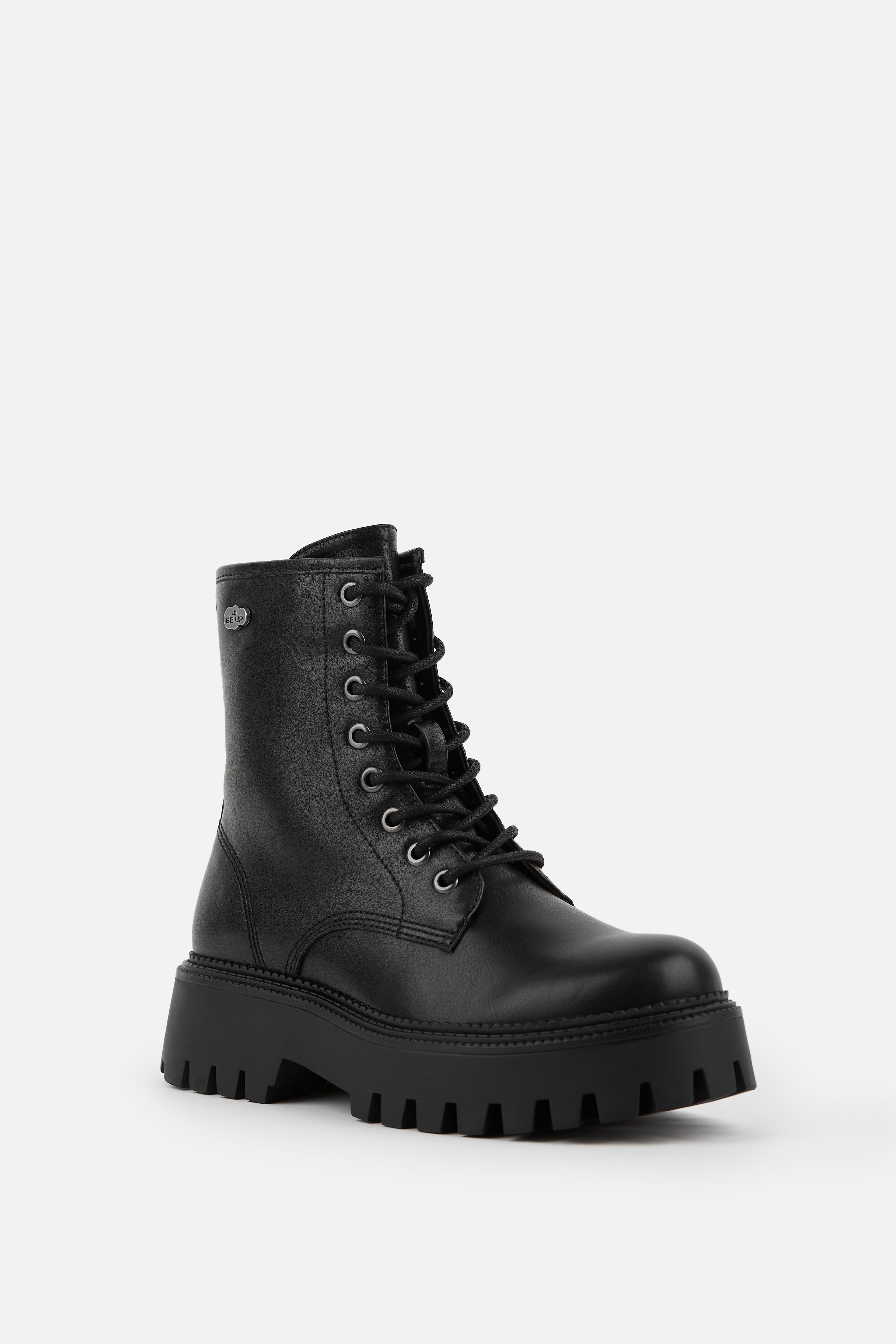 BOTÍN MILITAR NEGRO DE MUJER EN SUELA TRACK 36