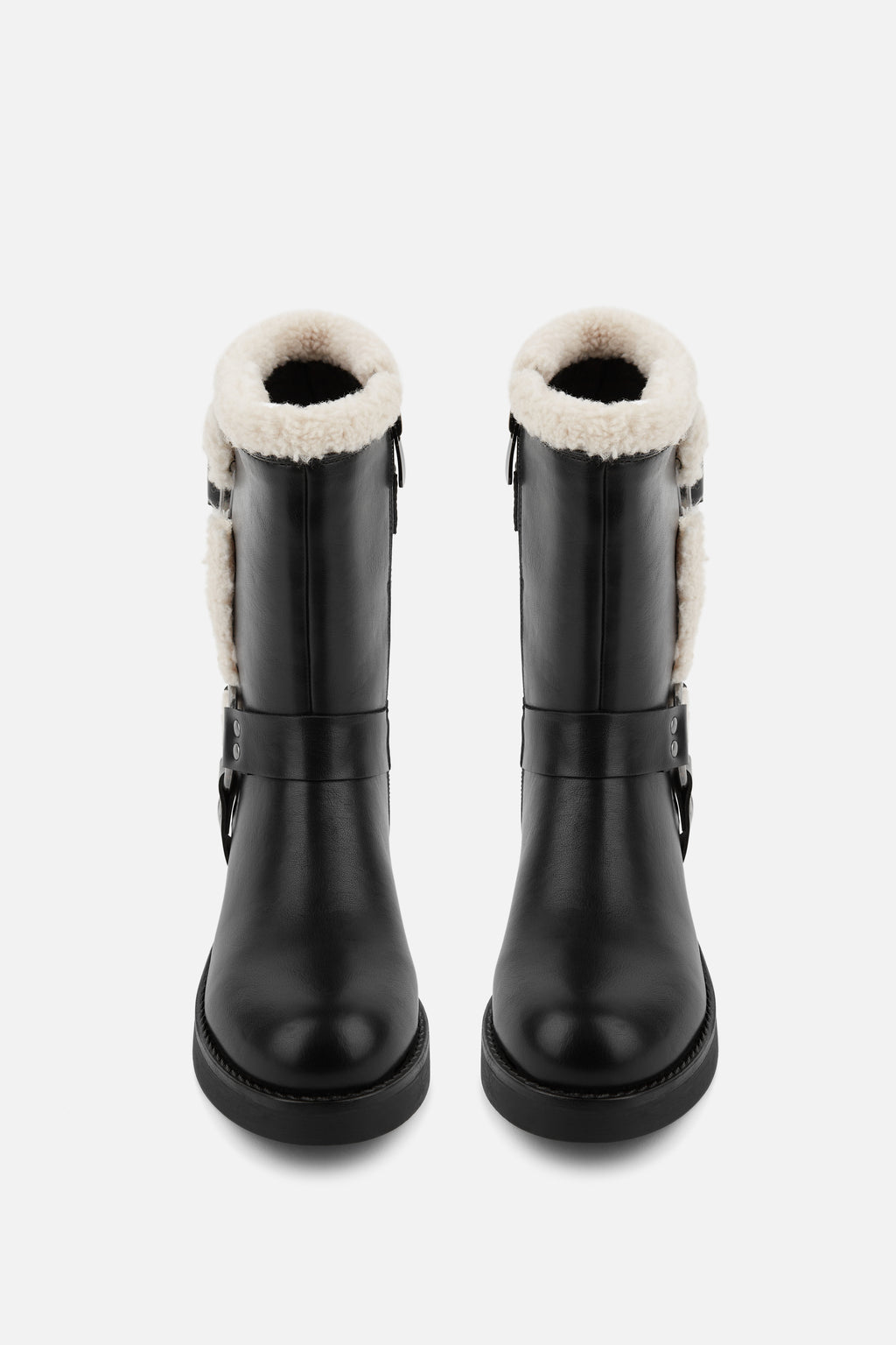 BOTA PLANA DE MUJER CON HEBILLAS Y BORREGUITO