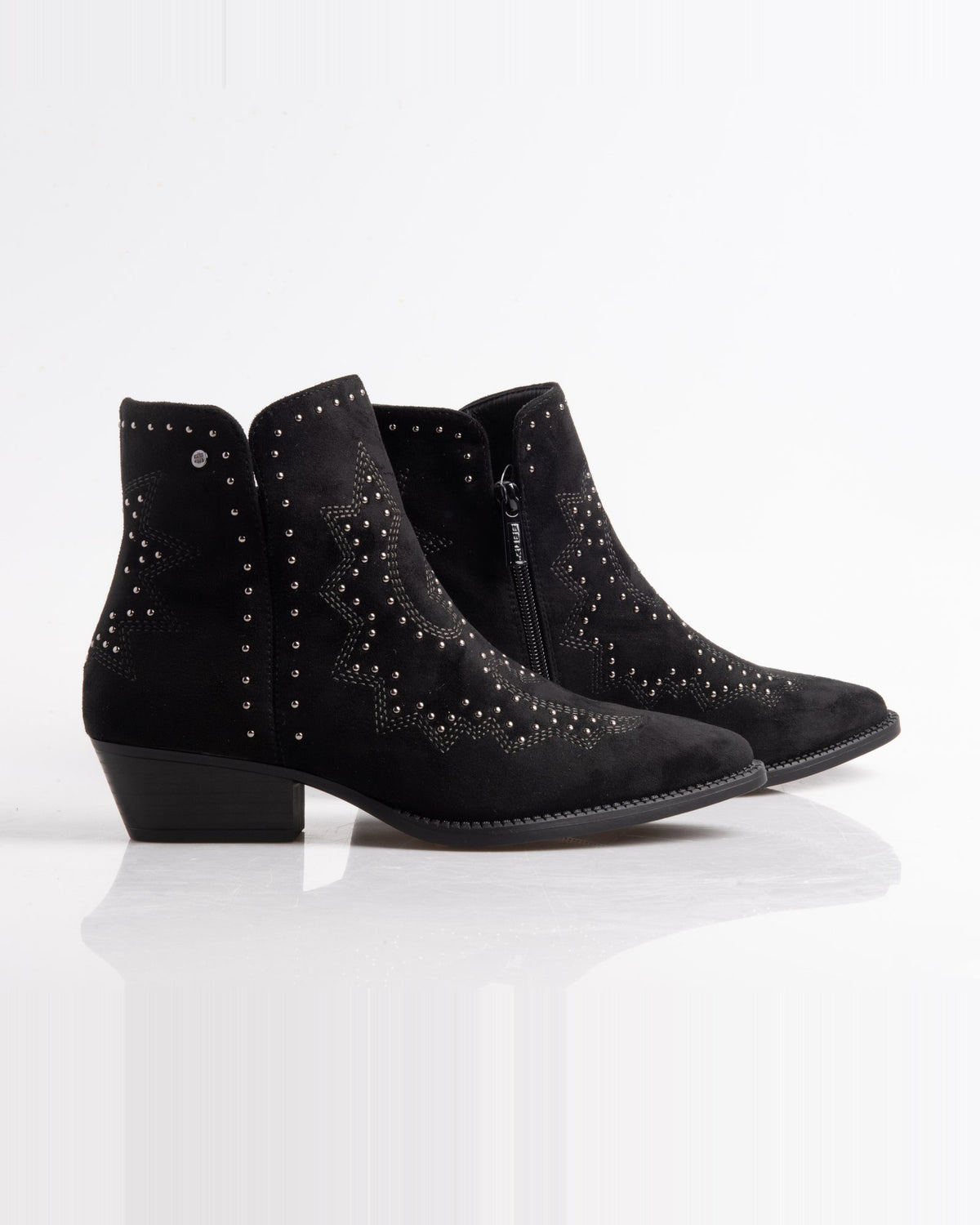 Botín cowboy negro de mujer con tachas y tacón – par