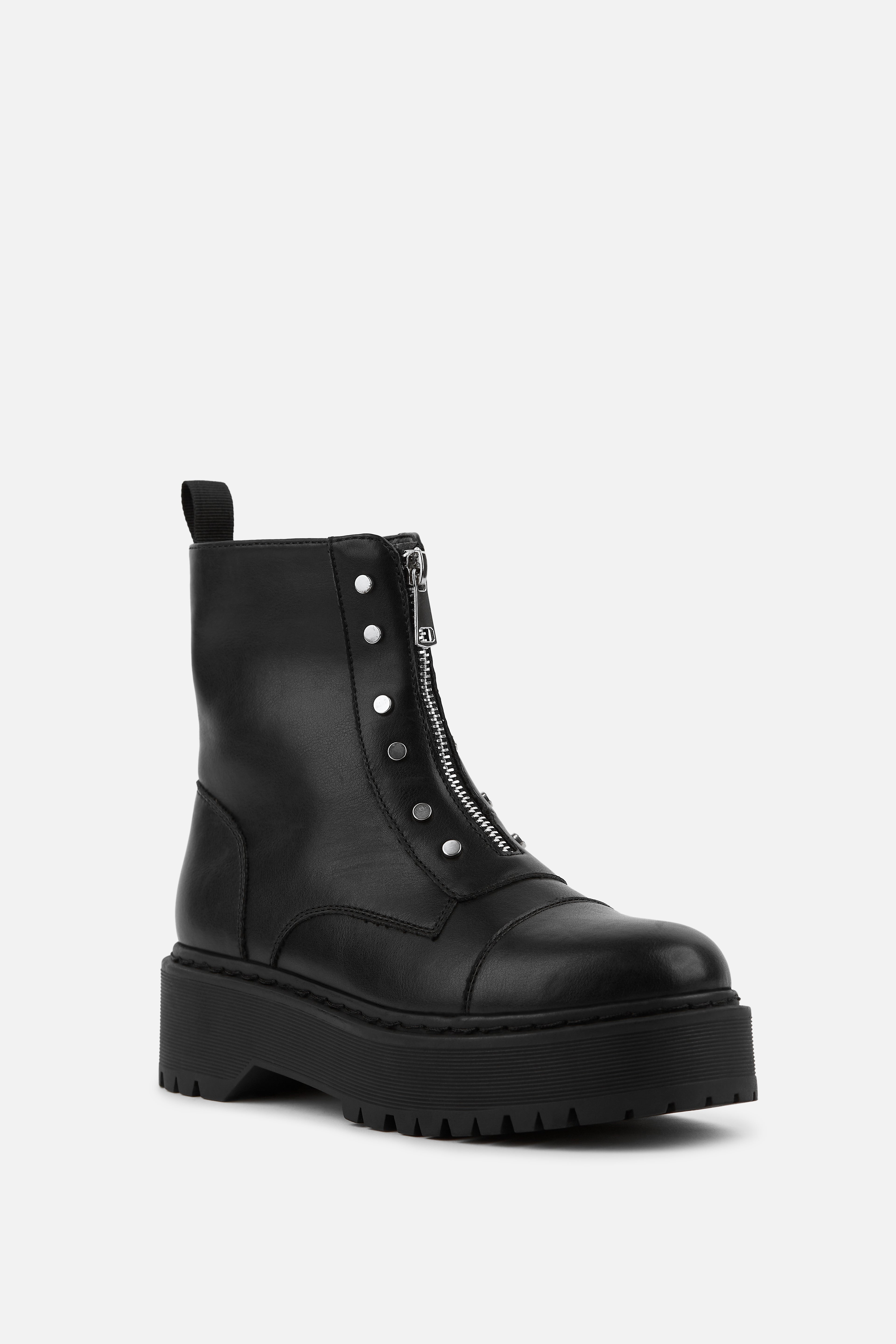BOTA MILITAR DE MUJER CON CREMALLERA CENTRAL Y TACHAS