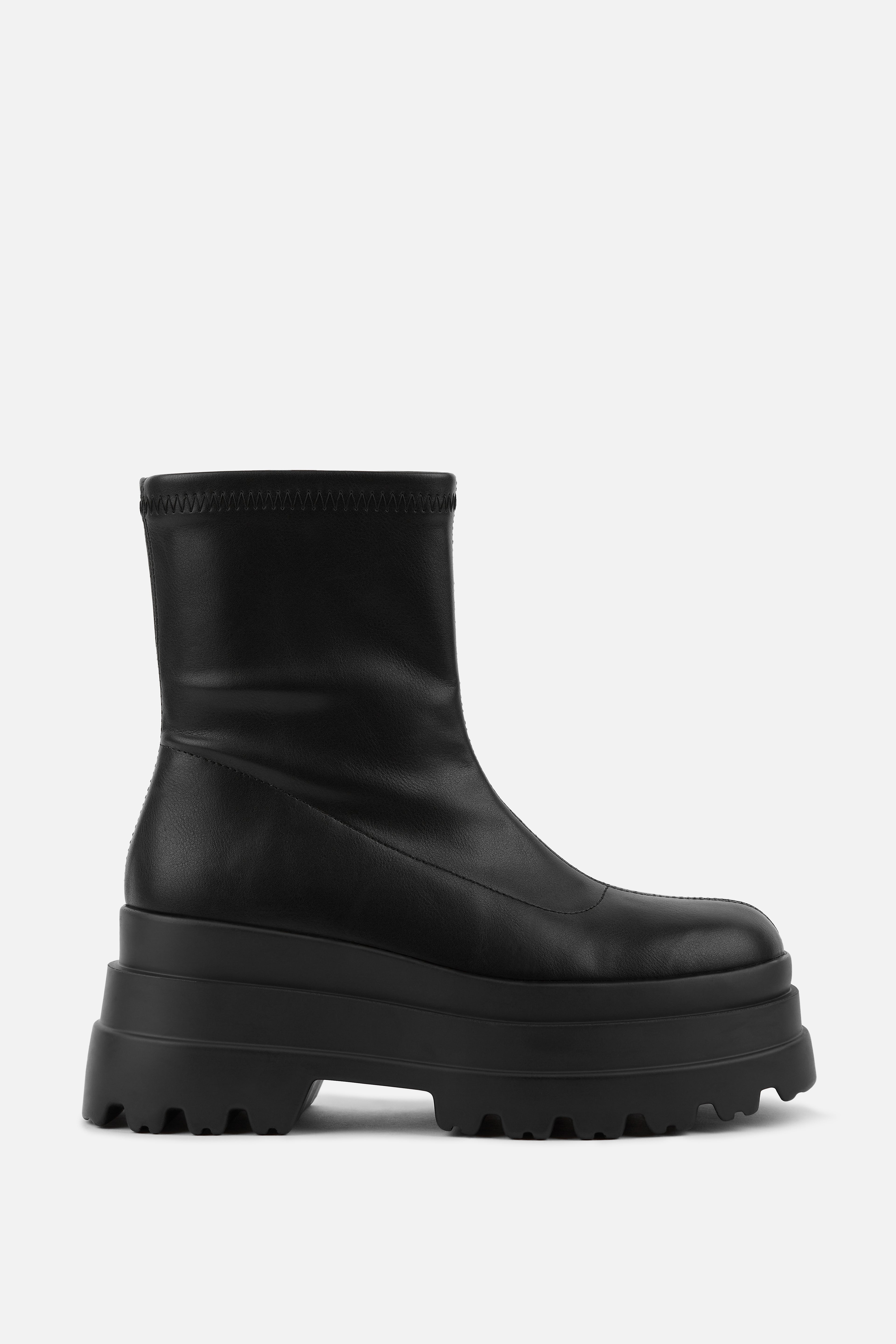 BOTA NEGRA DE MUJER CON PLATAFORMA XL