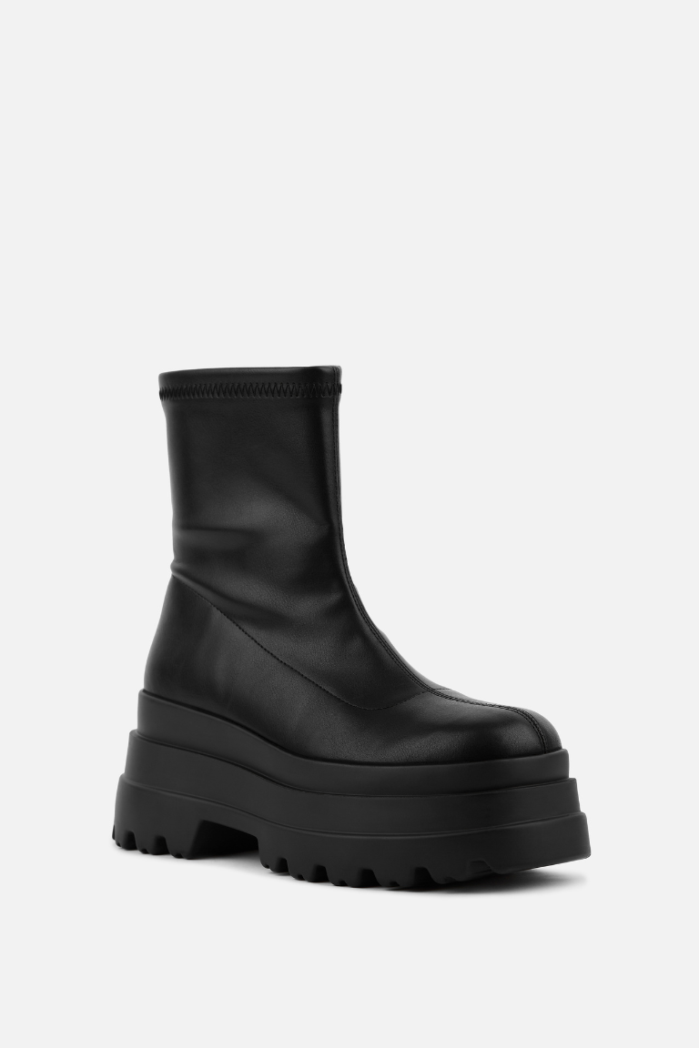 BOTA NEGRA DE MUJER CON PLATAFORMA XL
