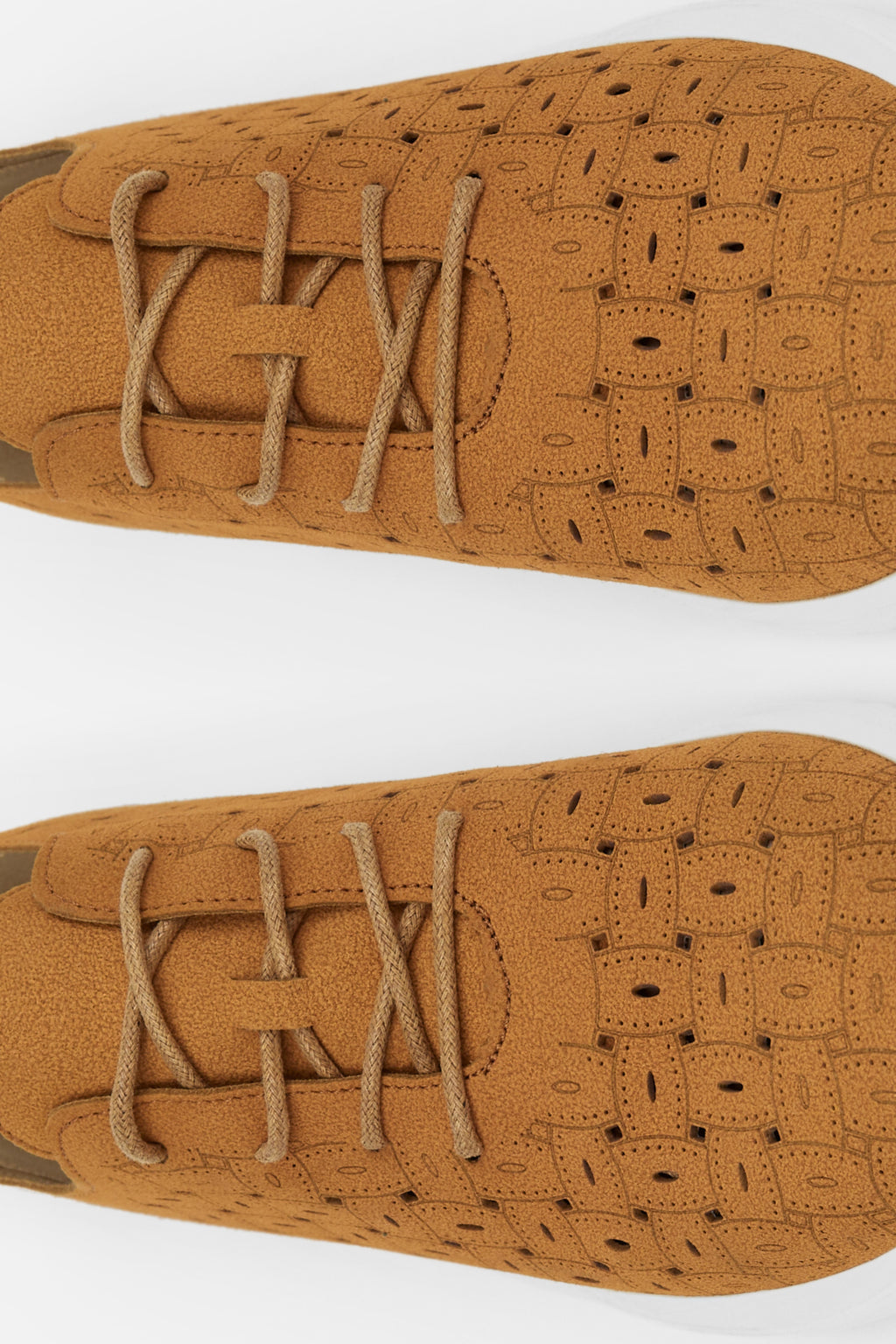 DEPORTIVA CUERO TROQUELADA MUJER URBAN STYLE