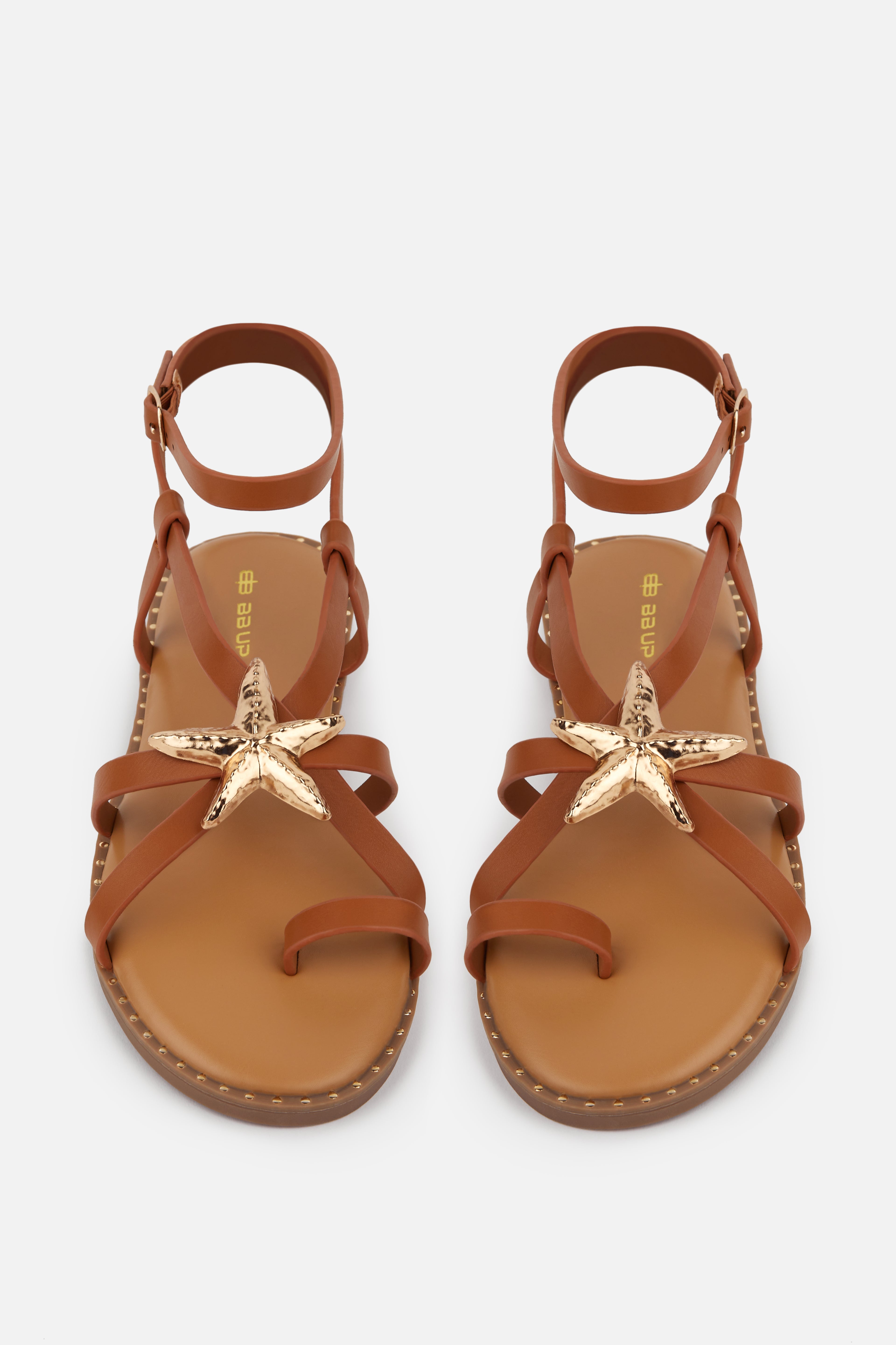 SANDALIA PLANA CAMEL ABALORIO ESTRELLA MUJER