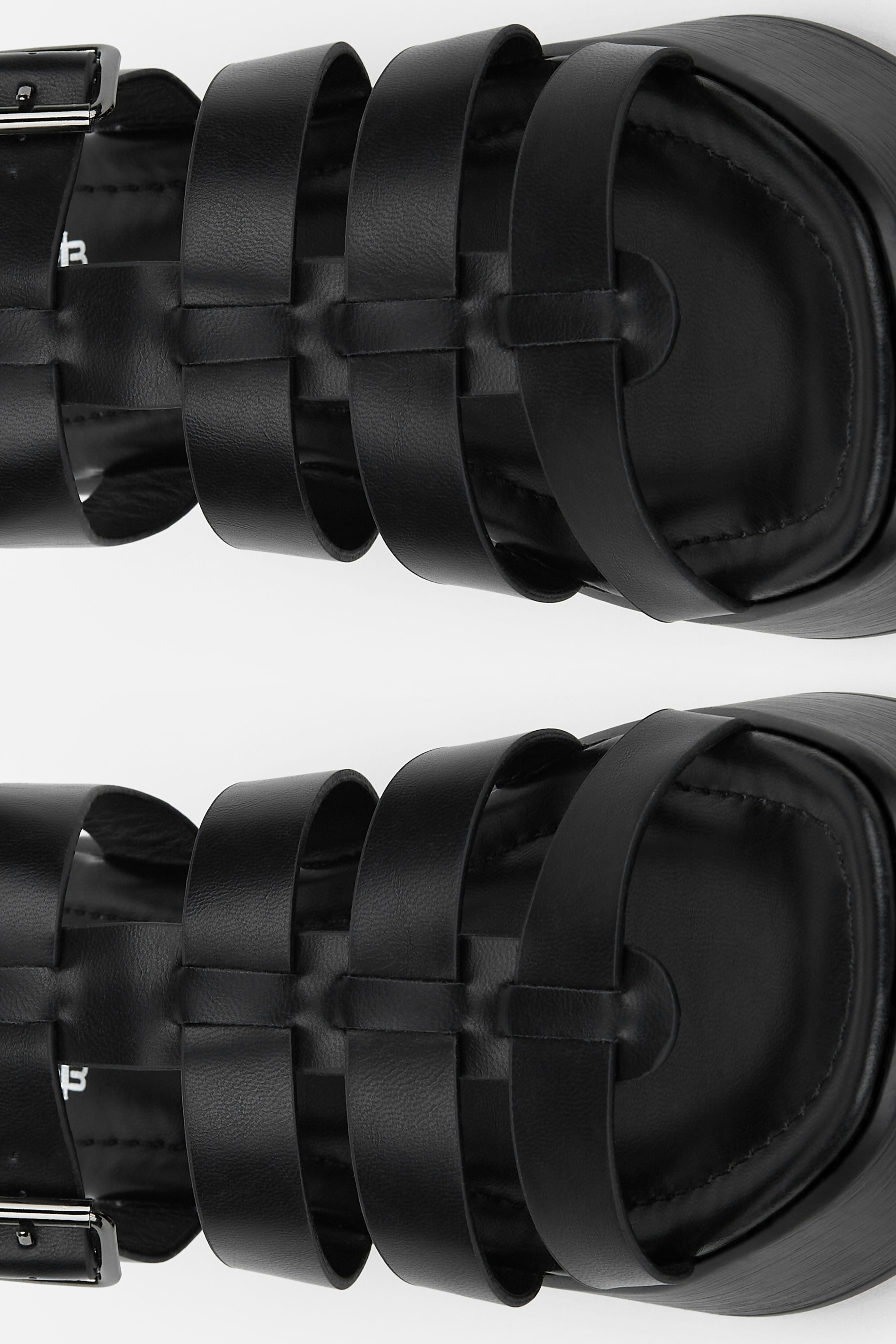 SANDALIA PLATAFORMA POLIPIEL NEGRA HEBILLA AJUSTABLE MUJER URBAN STYLE